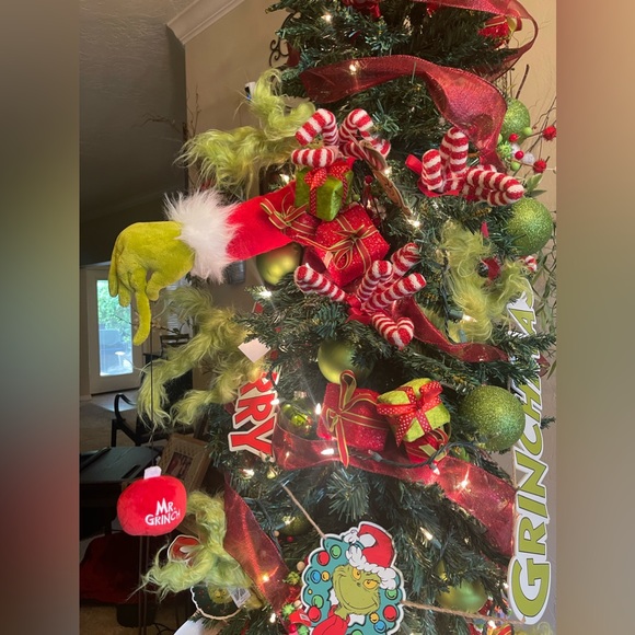 The Grinch Arm Tree Decoration - Picture 4 of 12